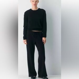 Aritzia Women’s Homestretch Mid-Rise Black Pants. Size S/P. NEW with tag